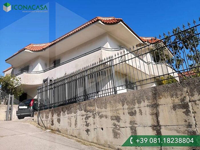 Appartamento con 5 locali in vendita in Via Fosso dei Leoni SNC, Somma Vesuviana