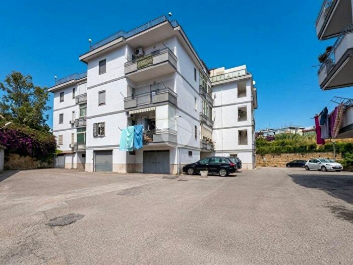 Appartamento con 5 locali in affitto in Via domitiana, Arco Felice, Pozzuoli