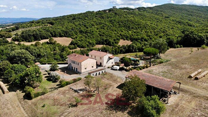 Casa con 12 locali in vendita in Strada Provinciale dei Quattro Comuni, Montecatini Val Di Cecina