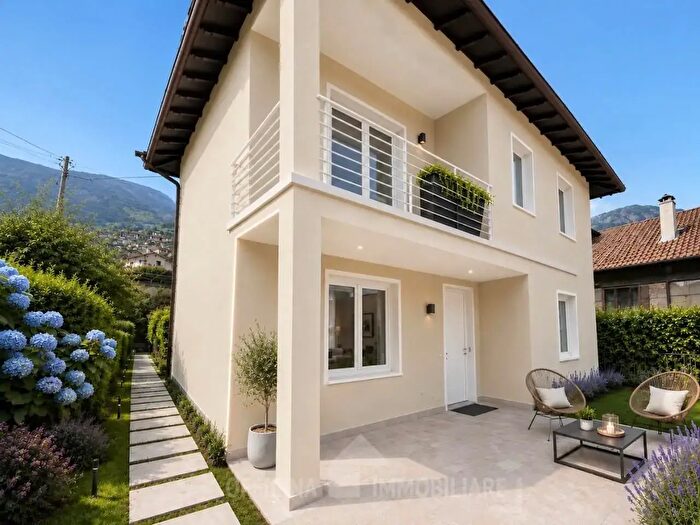 Casa con 7 locali in vendita in Via Bellera, Pianello Del Lario