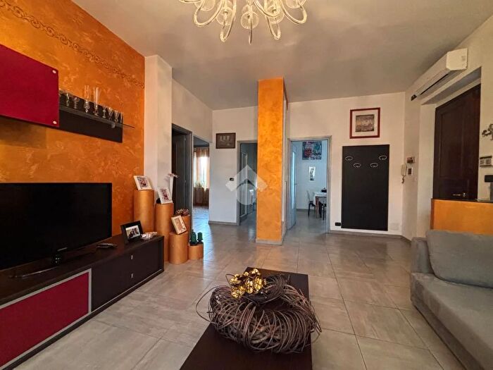 Casa con 8 locali in vendita in Via Pinerolo, None