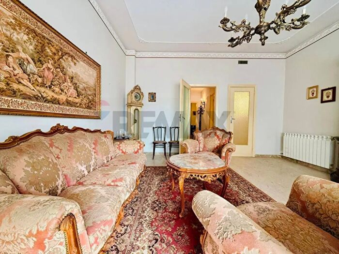 Appartamento con 6 locali in vendita in Via Pantelleria, Trapani