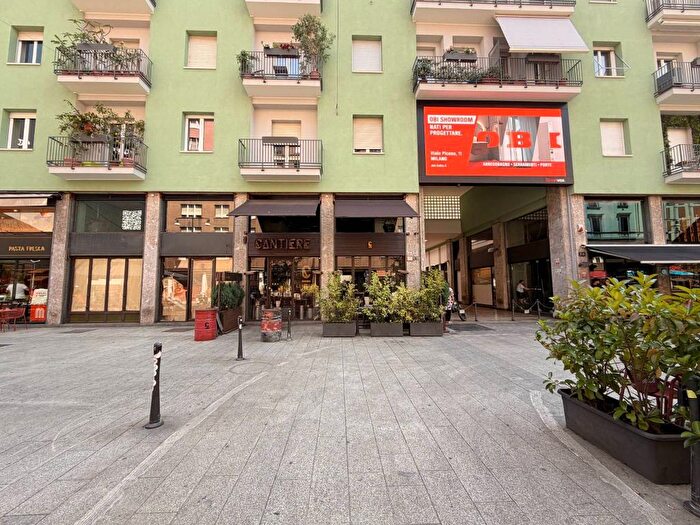 Appartamento trilocale in affitto in Corso Giuseppe Garibaldi, Moscova, Milano