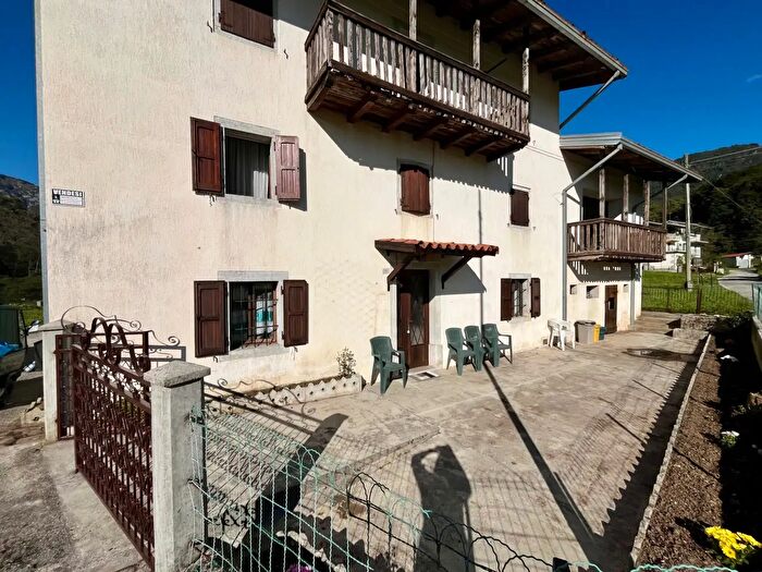 Casa con 10 locali in vendita in Via da Las Pieres, Moggio Udinese