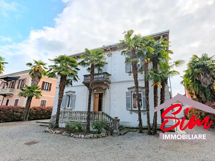 Casa con 6 locali in vendita in Via Antonio Gramsci Snc, Granozzo Con Monticello