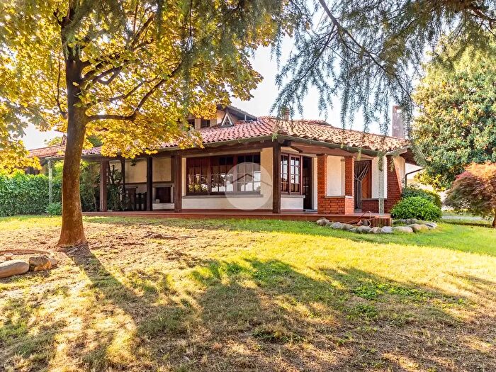 Casa con 5 locali in vendita in Via Papa Giovanni XXIII, Uboldo