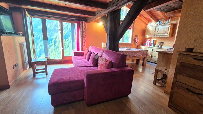 Appartamento bilocale in vendita in Frazione Suil, Saint Rhemy En Bosses