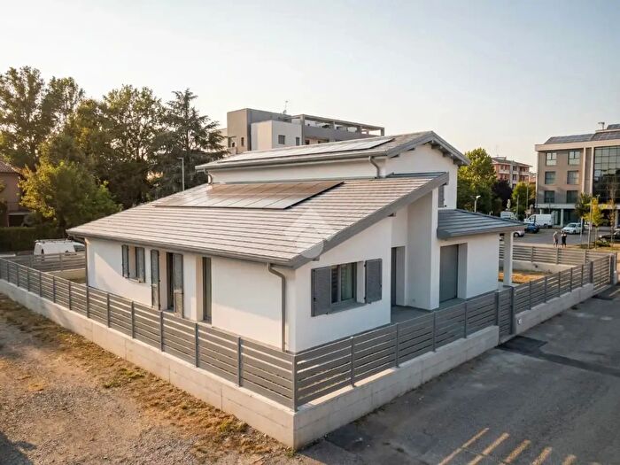 Casa con 6 locali in vendita in Via Fabrizio De André, Soliera