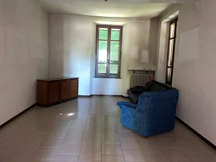 Casa con 10 locali in vendita in Via E Fermi, San Pietro In Cerro