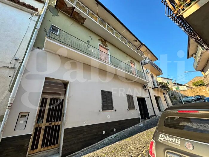 Appartamento quadrilocale in vendita in Via Pietra Grassa, Piana Di Monte Verna