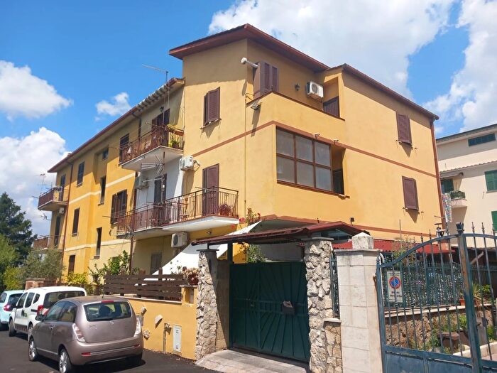 Casa con 5 locali in vendita in Via Lago della Regina, Tivoli
