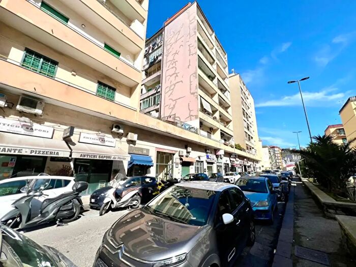 Appartamento quadrilocale in vendita in Via Lepanto, Napoli