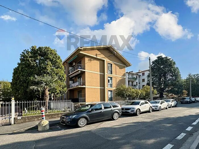 Appartamento trilocale in vendita in Via Fabio Filzi, Vimercate