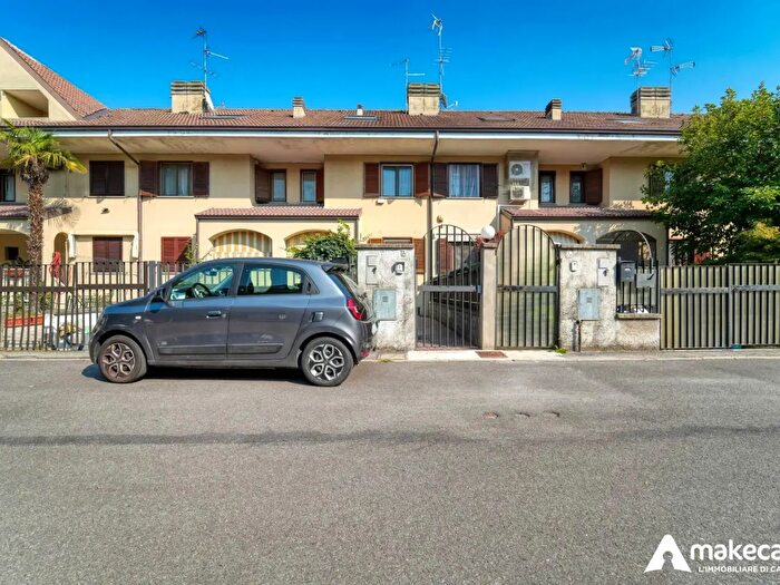 Case in Vendita e in Affitto - 3