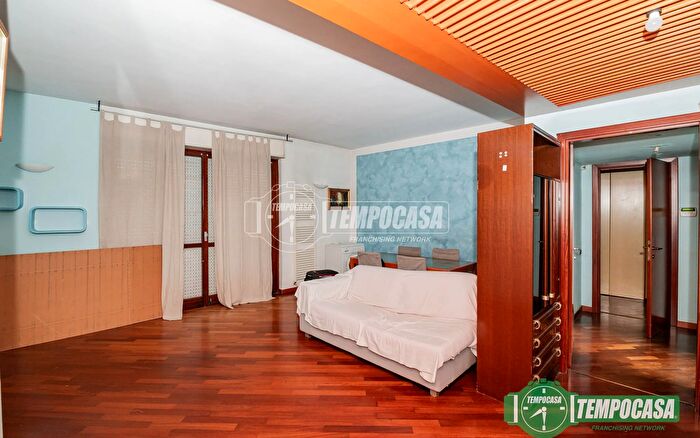 Appartamento trilocale in vendita in Via Veneto, Peschiera Borromeo