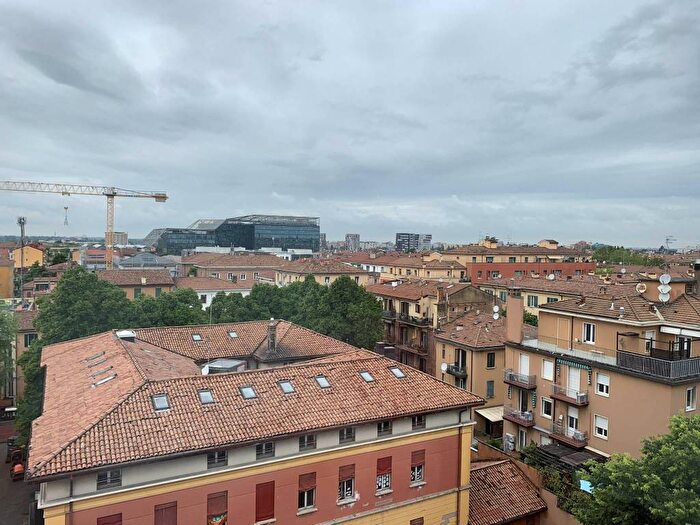 Appartamento trilocale in affitto in Via Giacomo Matteotti, Bolognina, Bologna