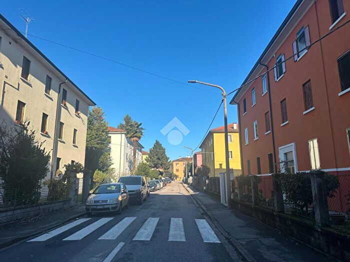 Appartamento quadrilocale in vendita in Via Sorio, Vicenza