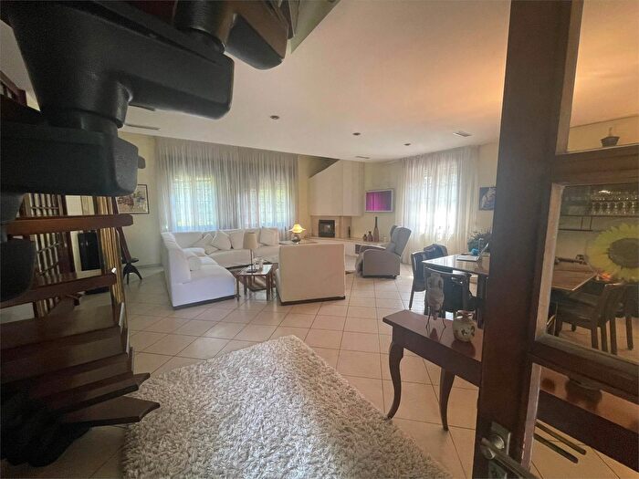 Casa con 14 locali in vendita in Venezia