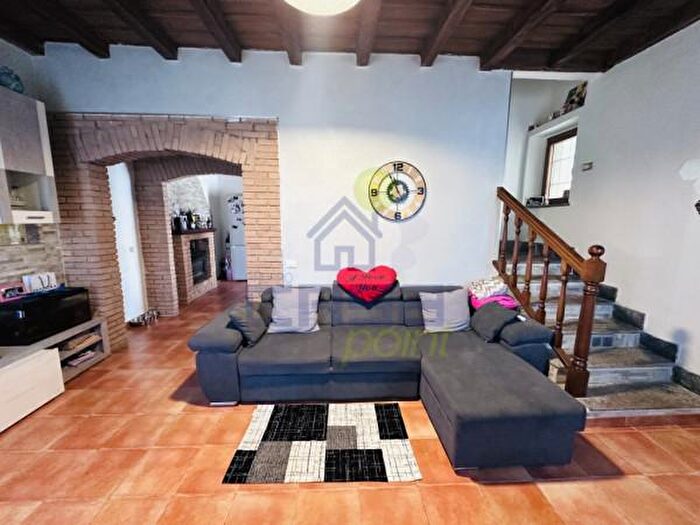 Appartamento trilocale in vendita in Via Piazza Roma, Torre DArese