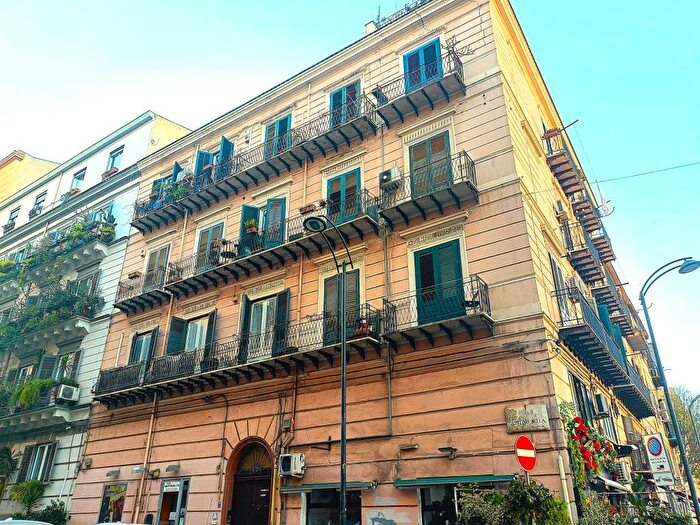 Appartamento quadrilocale in affitto in Via Quintino Sella, Politeama Ruggiero Settimo, Palermo