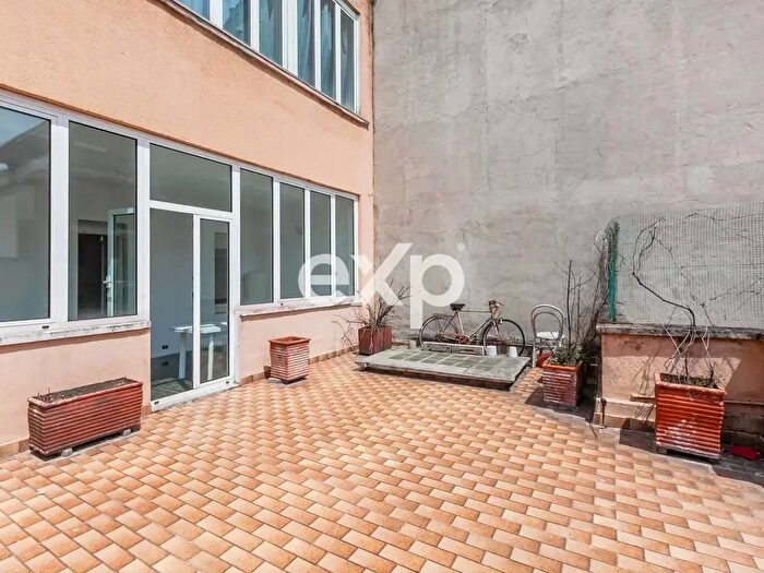 Appartamento quadrilocale in vendita in Via Vittor Pisani a, Milano