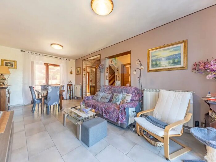 Casa con 5 locali in vendita in Rocca Di Papa