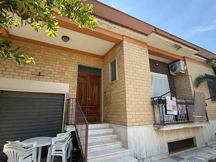 Casa con 5 locali in vendita in Foggia