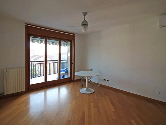 Appartamento bilocale in affitto in Via Derganino, Milano