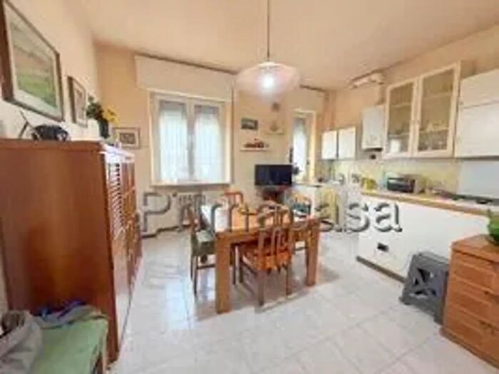 Appartamento trilocale in vendita in Via Ghetto, Verona