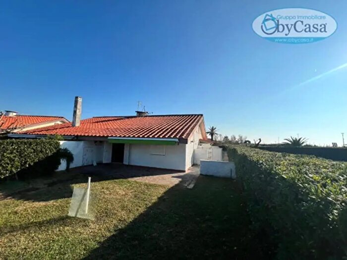 Casa trilocale in vendita in Via Marte, Ladispoli