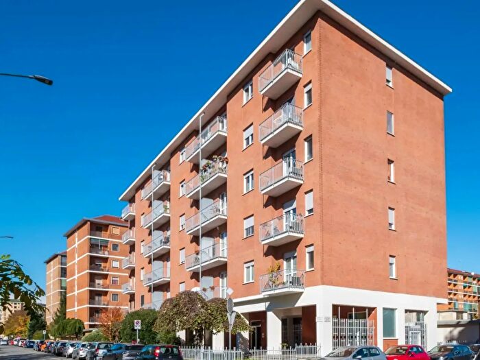 Appartamento trilocale in affitto in Via Gottardo, Torino