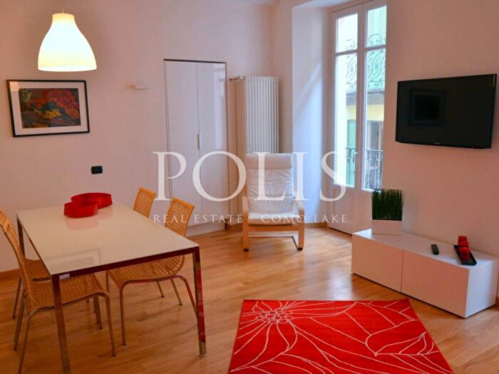 Appartamento monolocale in affitto in Via Cinque Giornate, Centro Storico, Como