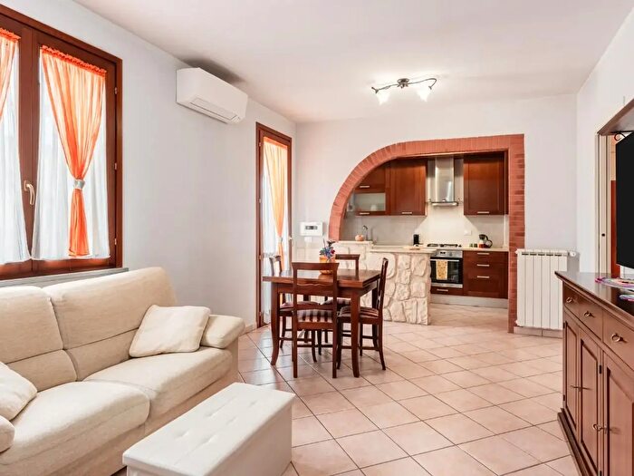 Appartamento trilocale in vendita in Calcinaia