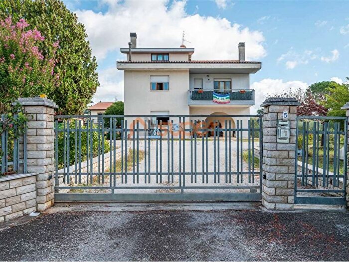 Casa con 5 locali in vendita in VIa Martiri di Gubbio, Casa del Diavolo, Perugia