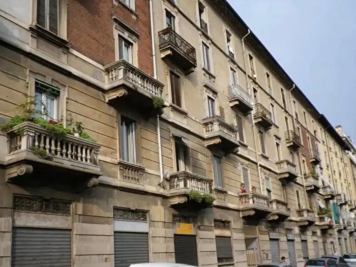 Appartamento bilocale in vendita in Via Clitumno, Milano