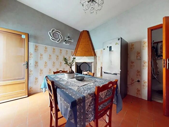 Appartamento con 5 locali in vendita in Via Adolfo De Nitto, Latiano