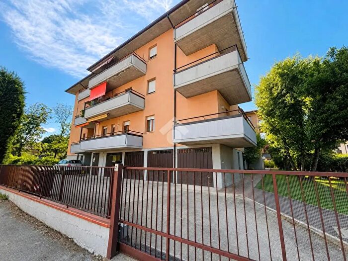 Appartamento trilocale in vendita in Via Ippolito Nievo, Forli
