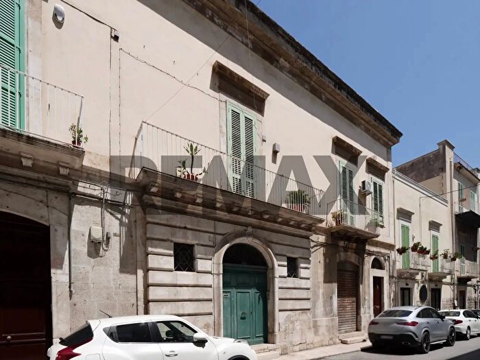 Casa con 6 locali in vendita in Via Vittorio Emanuele, Molfetta