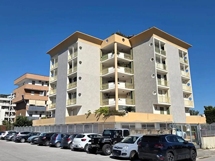 Appartamento quadrilocale in vendita in Via Cartesio, Triggiano