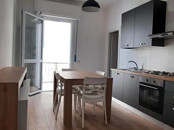 Appartamento con 5 locali in affitto in Pisa