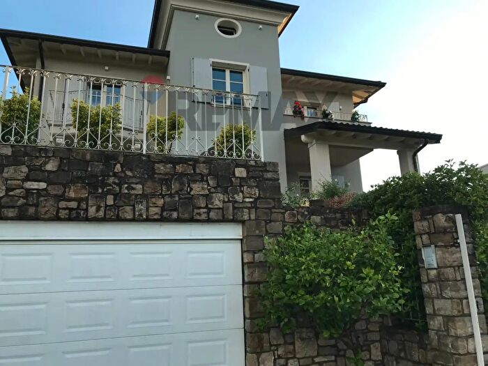 Casa con 5 locali in vendita in Via Aldo Moro, Soiano Del Lago