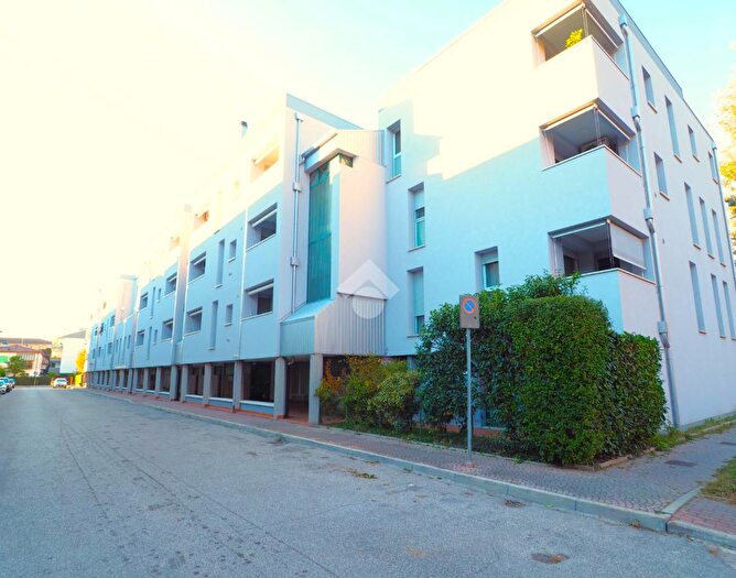 Appartamento trilocale in vendita in Via Manara Valgimigli, Venezia