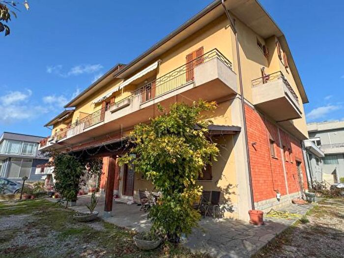 Appartamento quadrilocale in vendita in Via Giuseppe Antoniucci Zona Industriale di Regnano Regnano Cerbara Città di Castello Perugia Umbria Ita, Citta Di Castello