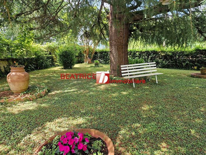 Casa con 10 locali in vendita in Via di Fregionaia, Lucca