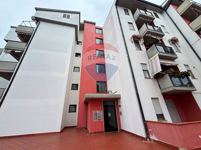 Appartamento con 6 locali in affitto in Via Ignazio Silone, Centro, Lanciano