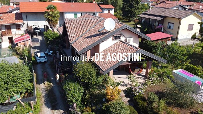 Casa con 6 locali in vendita in Via Principale Borgo Ticino Novara, Borgo Ticino
