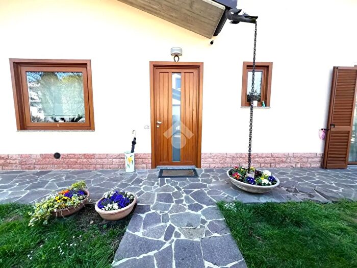 Casa trilocale in vendita in Via l da Vinci, San Paolo DArgon