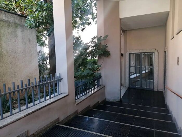 Appartamento trilocale in vendita in Via Capodistria, Lecco