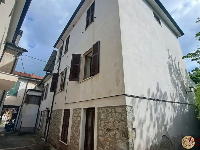 Appartamento quadrilocale in vendita in Via Baracchini, Villafranca In Lunigiana