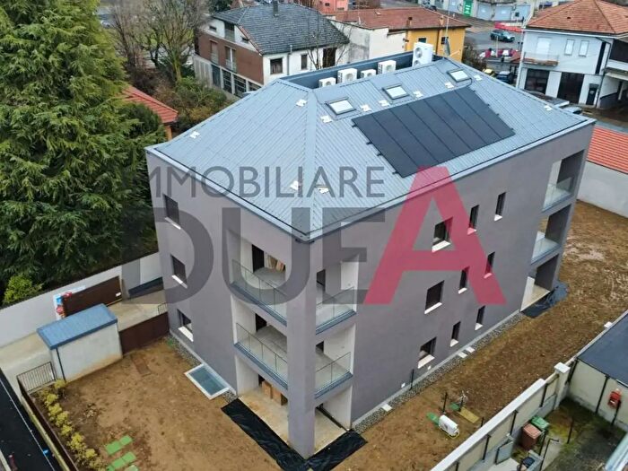 Appartamento trilocale in vendita in Via Alessandro Manzoni, Arcore